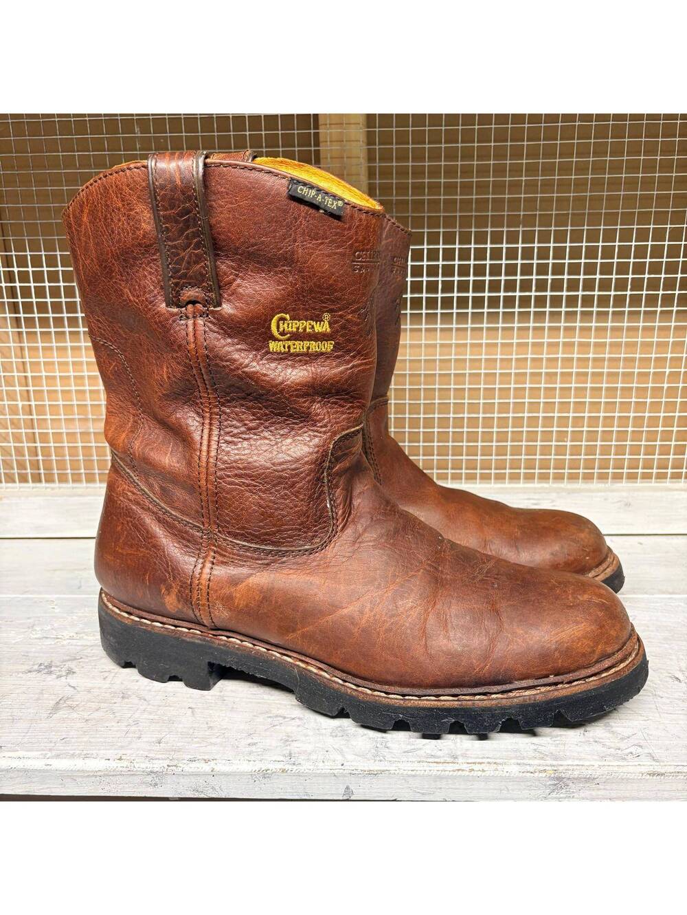 Chippewa Waterproof Leather Boots Men's Size 12M Brown Vibram Soles